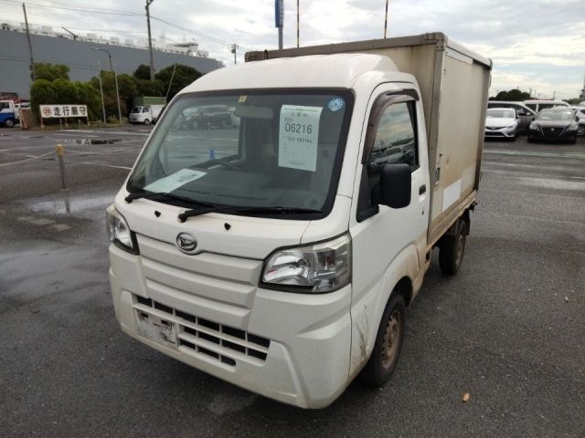 6216 Daihatsu Hijet truck S500P 2016 г. (LUM Kobe Nyusatsu)